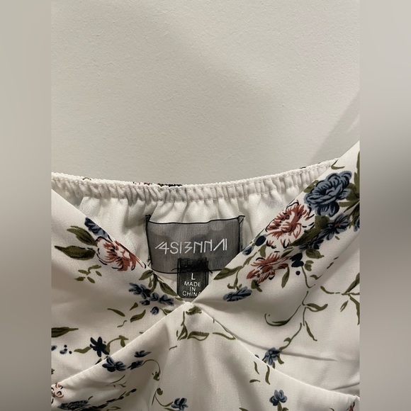 4SI3NNA White Floral Crop Top Sz L - Picture 3 of 7